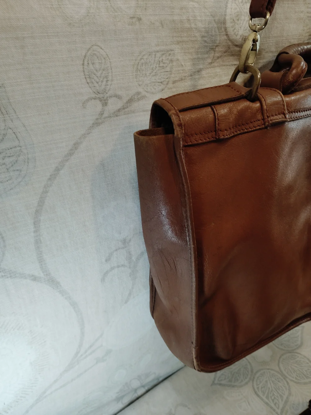 Genuine Leather Messenger/Crossbody Bag in Brown with Pouch/Wristlet Clutch